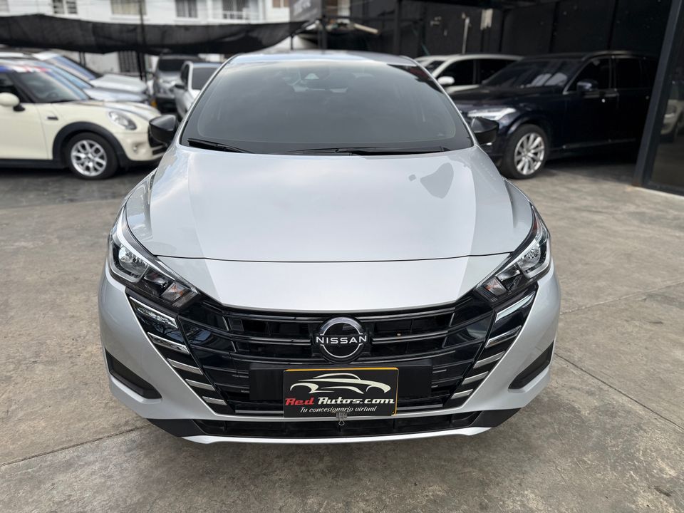 NISSAN VERSA SENSE AT 1600CC RIN 15 2024