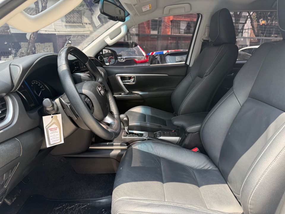 TOYOTA FORTUNER 2.7L SRV TP 2700CC 7AB 4X2 TC 2023