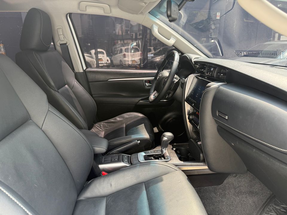 TOYOTA FORTUNER 2.7L SRV TP 2700CC 7AB 4X2 TC 2023