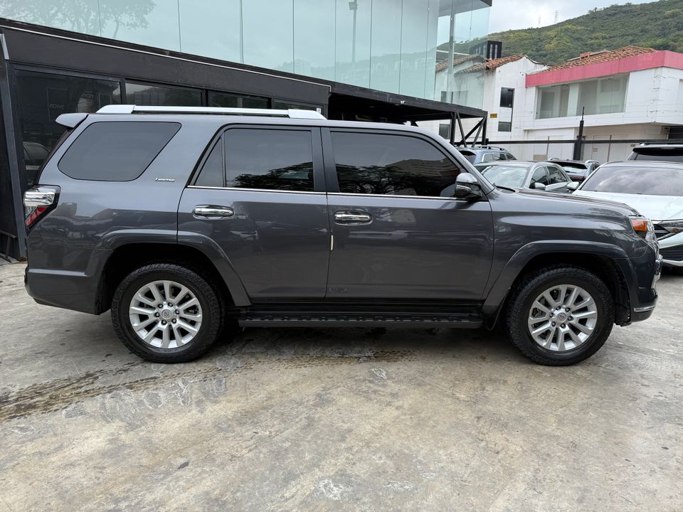 TOYOTA 4RUNNER LIMITED TP 4000CC 6AB 2017
