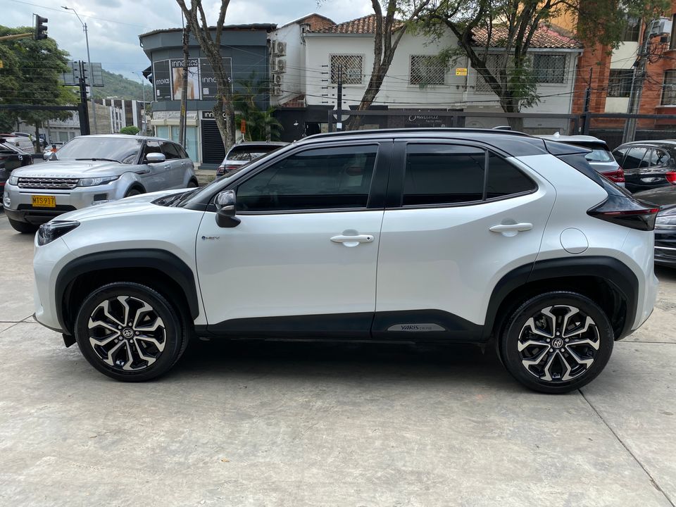TOYOTA YARIS CROSS XLS HYBRID TP 1500CC 8AB 4X2 2025
