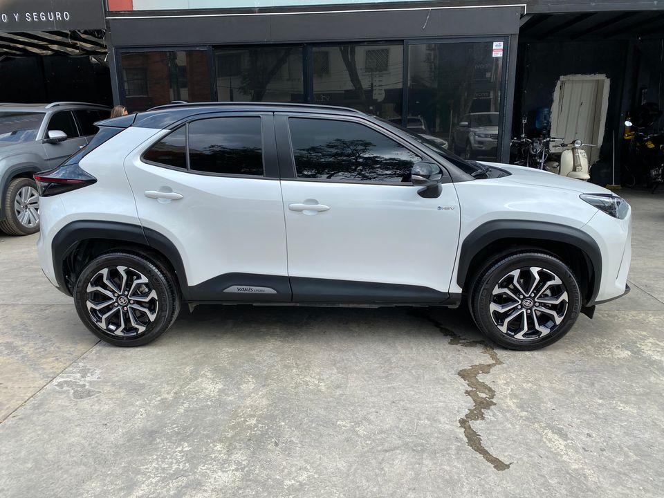TOYOTA YARIS CROSS XLS HYBRID TP 1500CC 8AB 4X2 2025