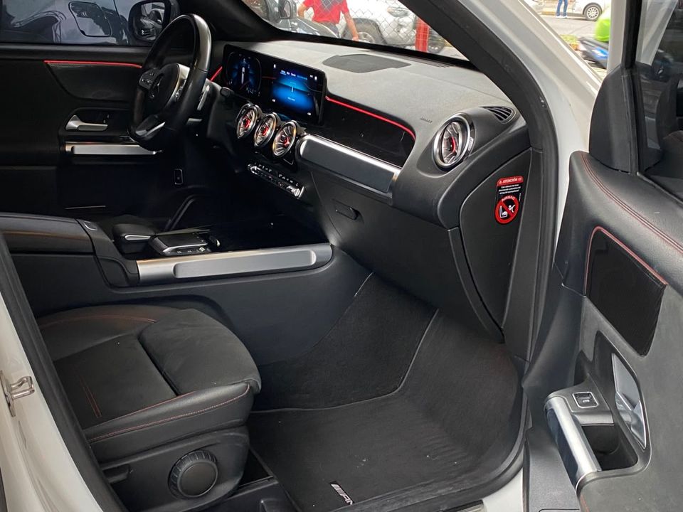 MERCEDES BENZ GLB 200 AMG LINE TP 1300CC T CT 2022