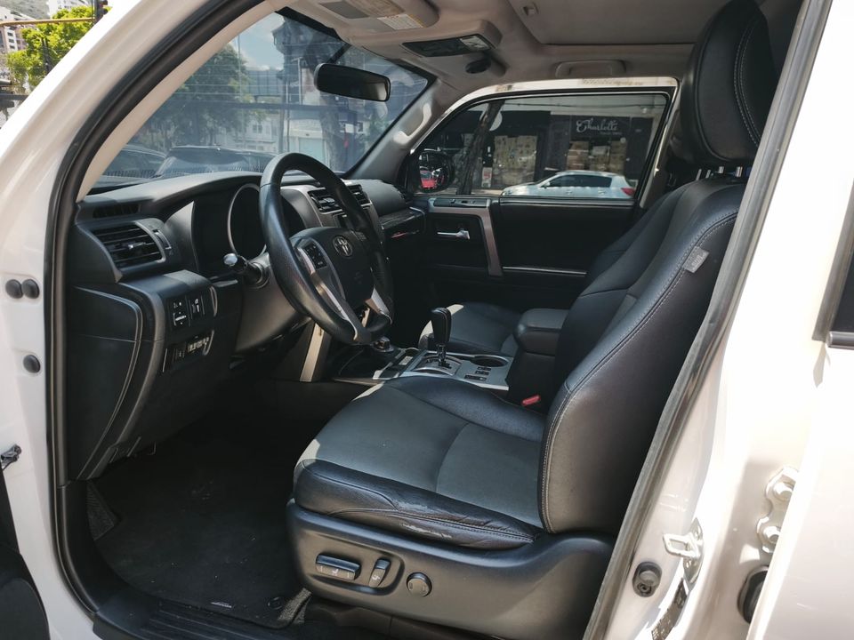 TOYOTA 4RUNNER SR5 TP 4000CC 6AB 2017