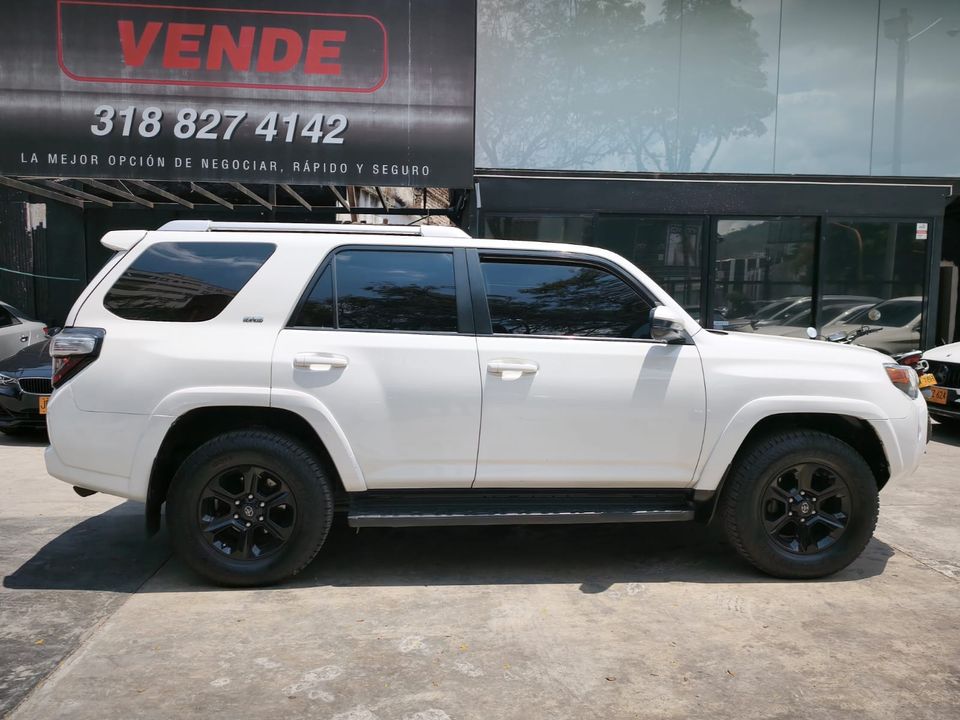 TOYOTA 4RUNNER SR5 TP 4000CC 6AB 2017