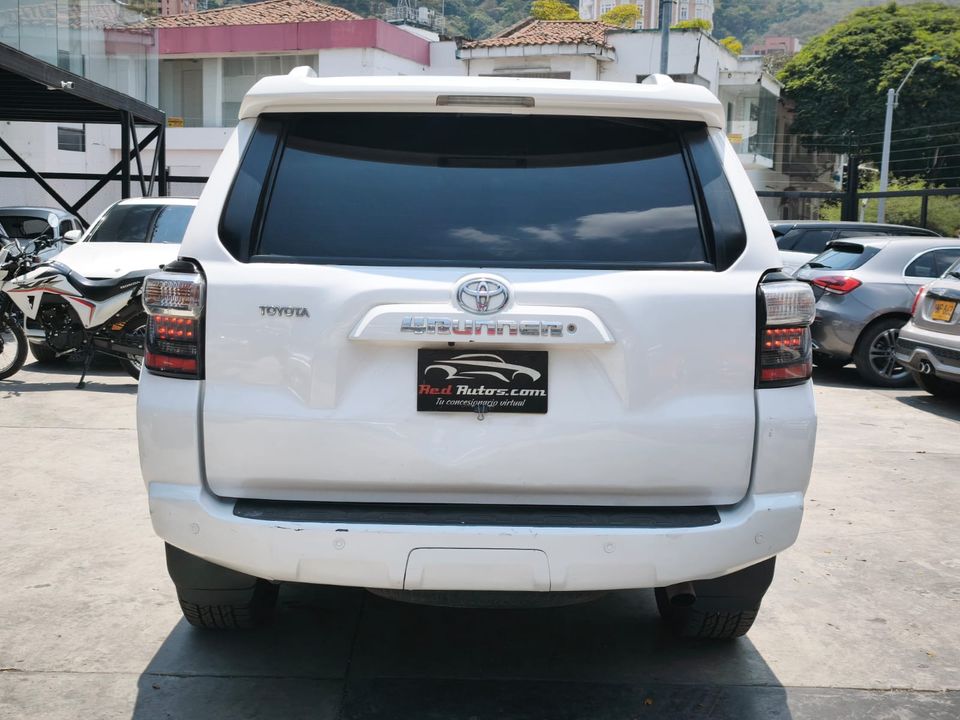TOYOTA 4RUNNER SR5 TP 4000CC 6AB 2017