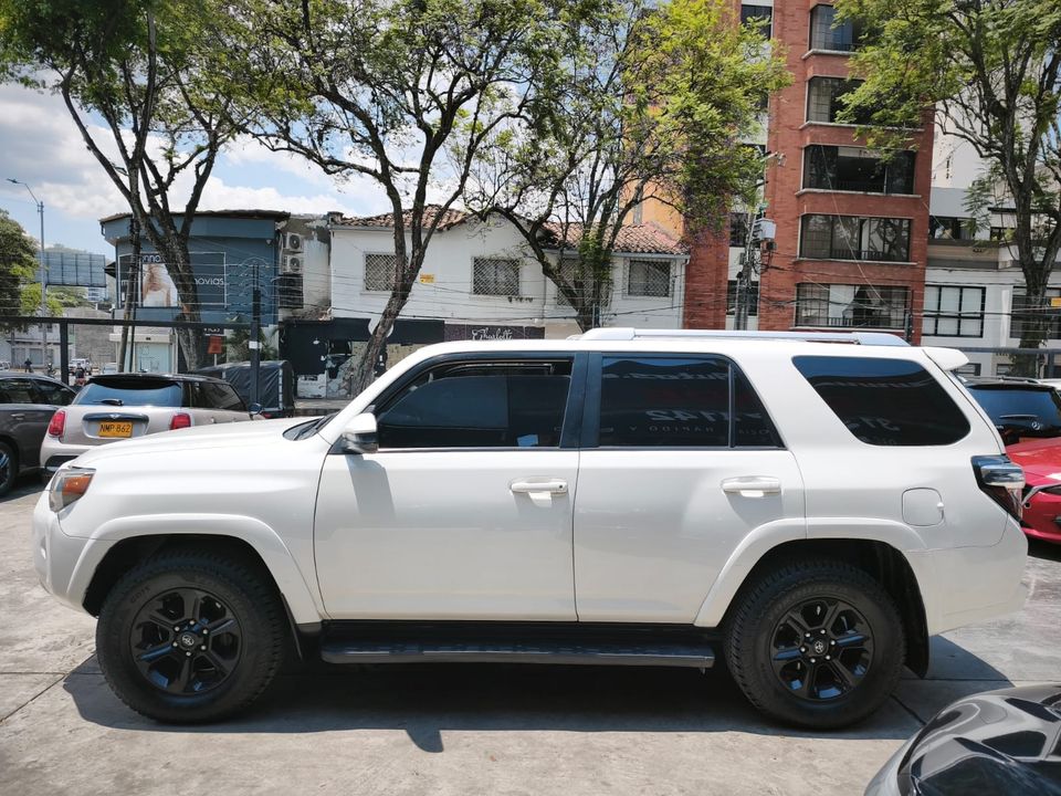 TOYOTA 4RUNNER SR5 TP 4000CC 6AB 2017