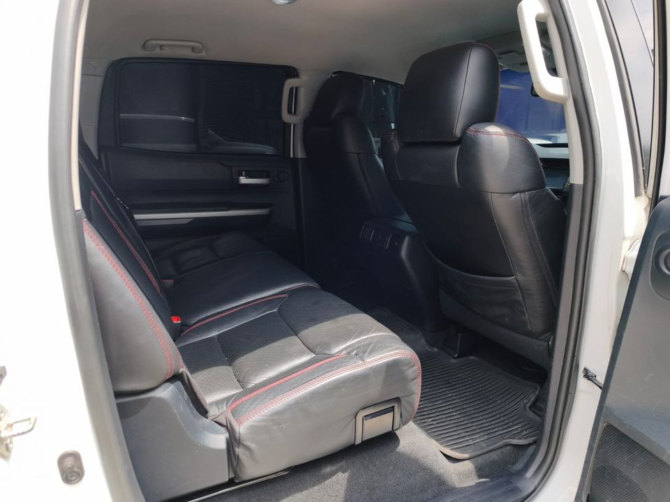 TOYOTA TUNDRA CREWMAX PLATINUM AT 5700CC 4X4 2017