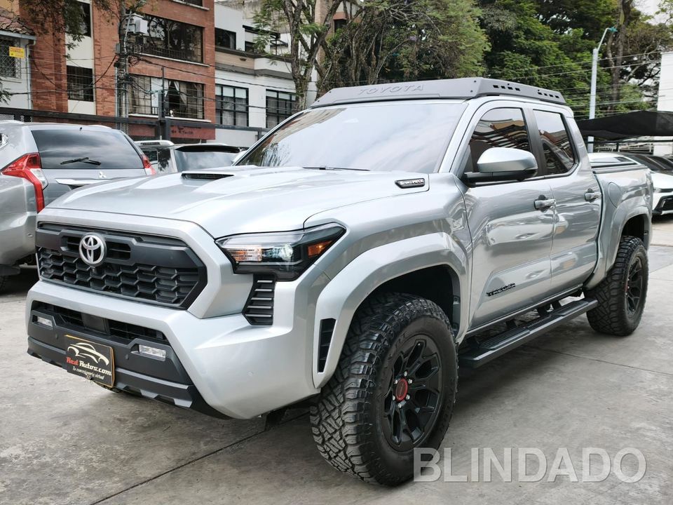 TOYOTA TACOMA TRD SPORT AT 2400CC 4X4 8AB 2025
