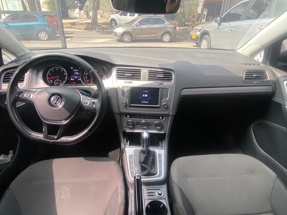 VOLKSWAGEN GOLF TSI COMFORTLINE TP 1400CC R16 T 2018