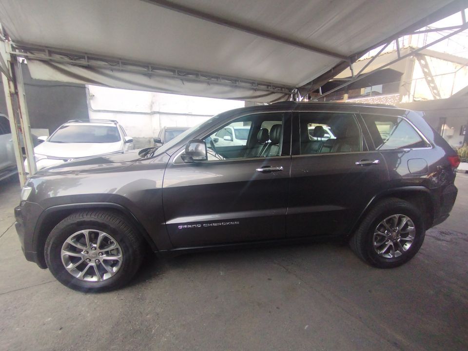JEEP GRAND CHEROKEE LIMITED TP 5700CC CT 4X4 2015