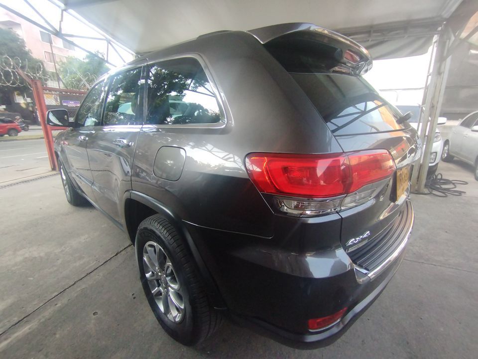 JEEP GRAND CHEROKEE LIMITED TP 5700CC CT 4X4 2015