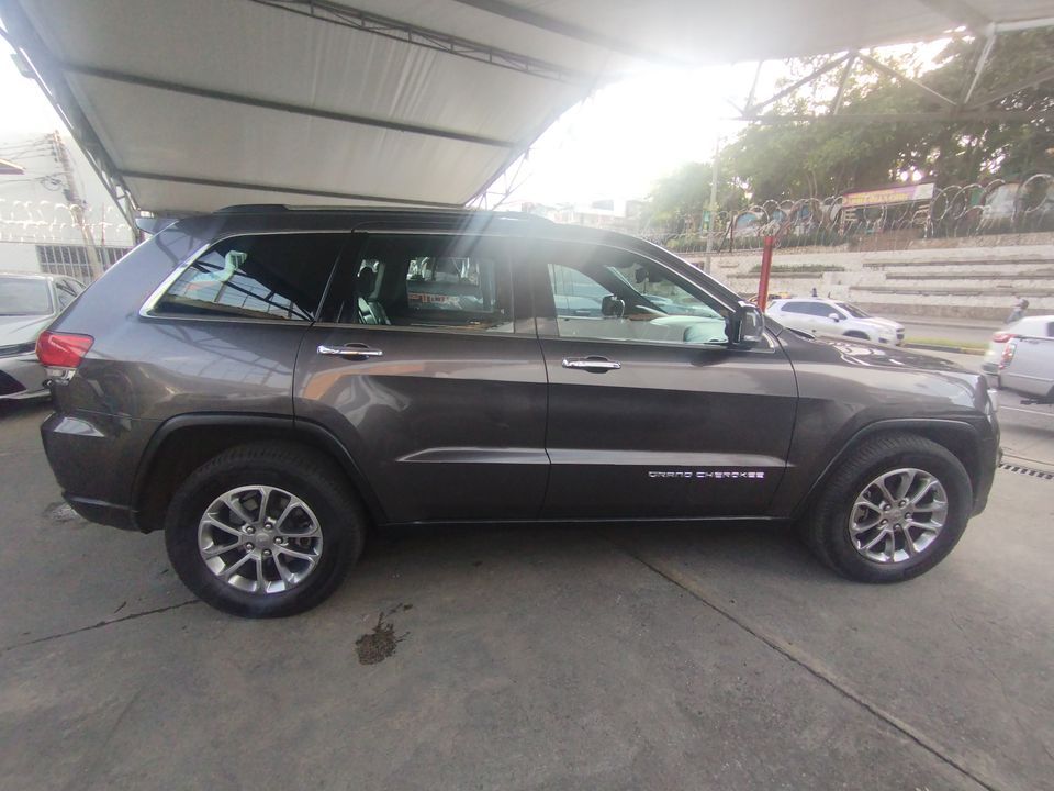 JEEP GRAND CHEROKEE LIMITED TP 5700CC CT 4X4 2015