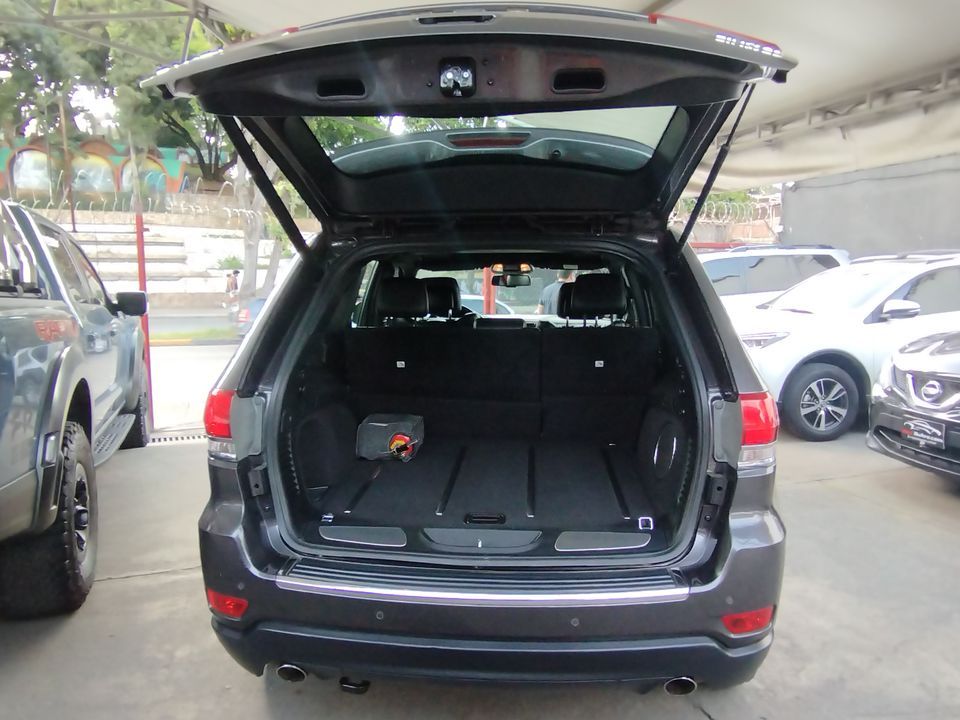 JEEP GRAND CHEROKEE LIMITED TP 5700CC CT 4X4 2015