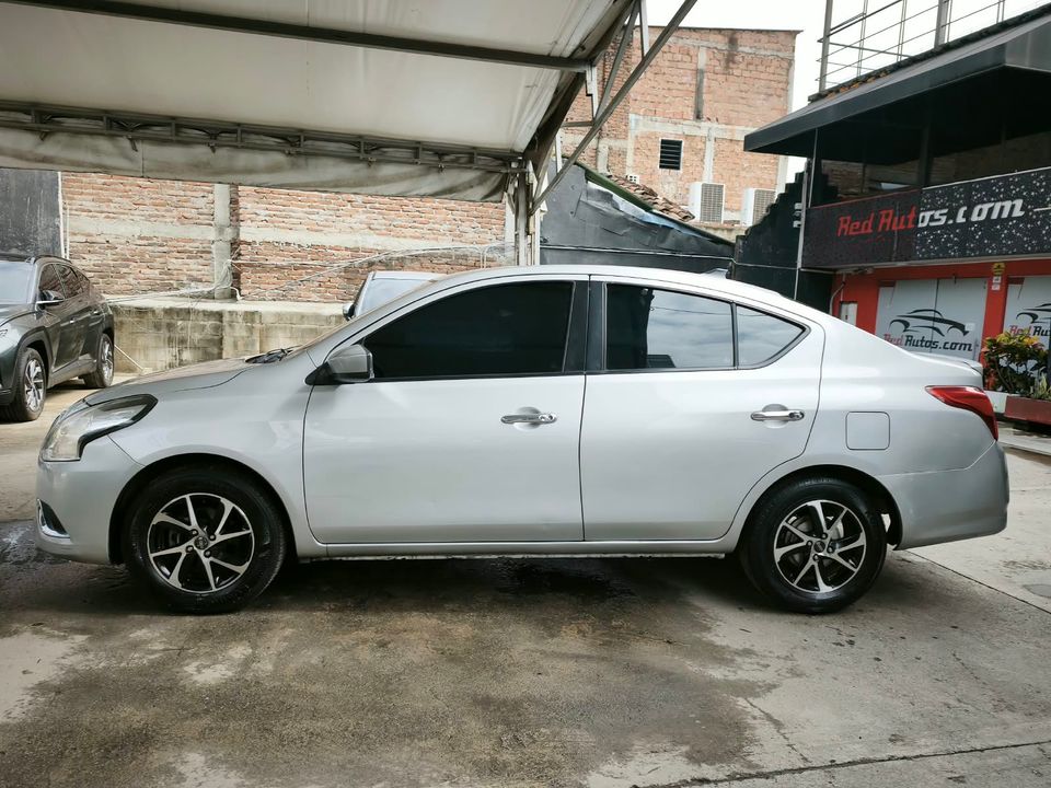 NISSAN VERSA SENSE AT 1600CC 2AB ABS 2016