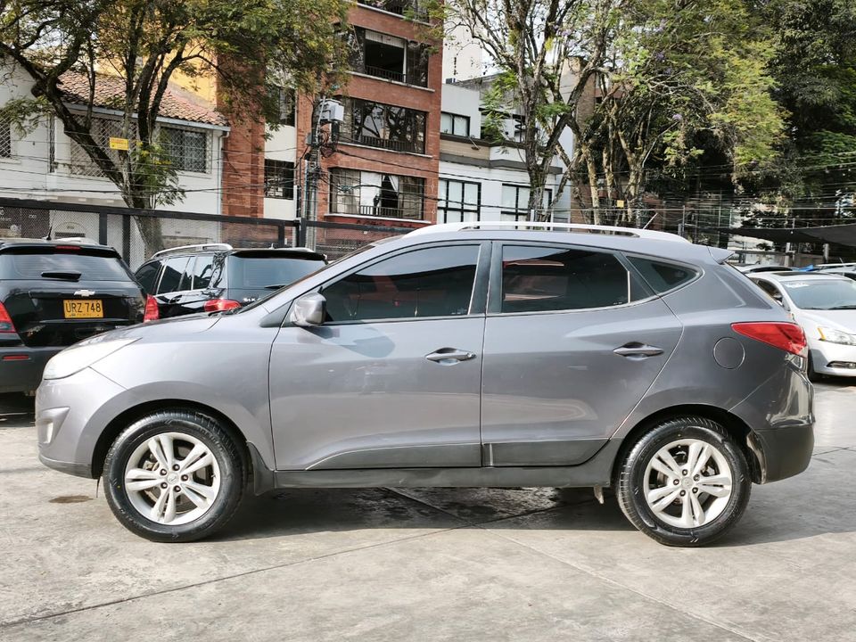 HYUNDAI TUCSON IX 35 2.0L CRDI MT 2000CC 4X2 TD 2AB 2013