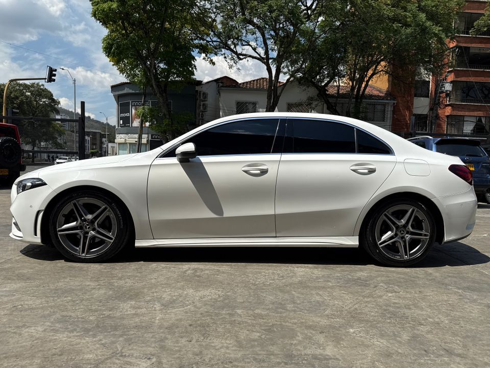 MERCEDES BENZ A 200 AMG LINE TP 1300CC T CT 2023
