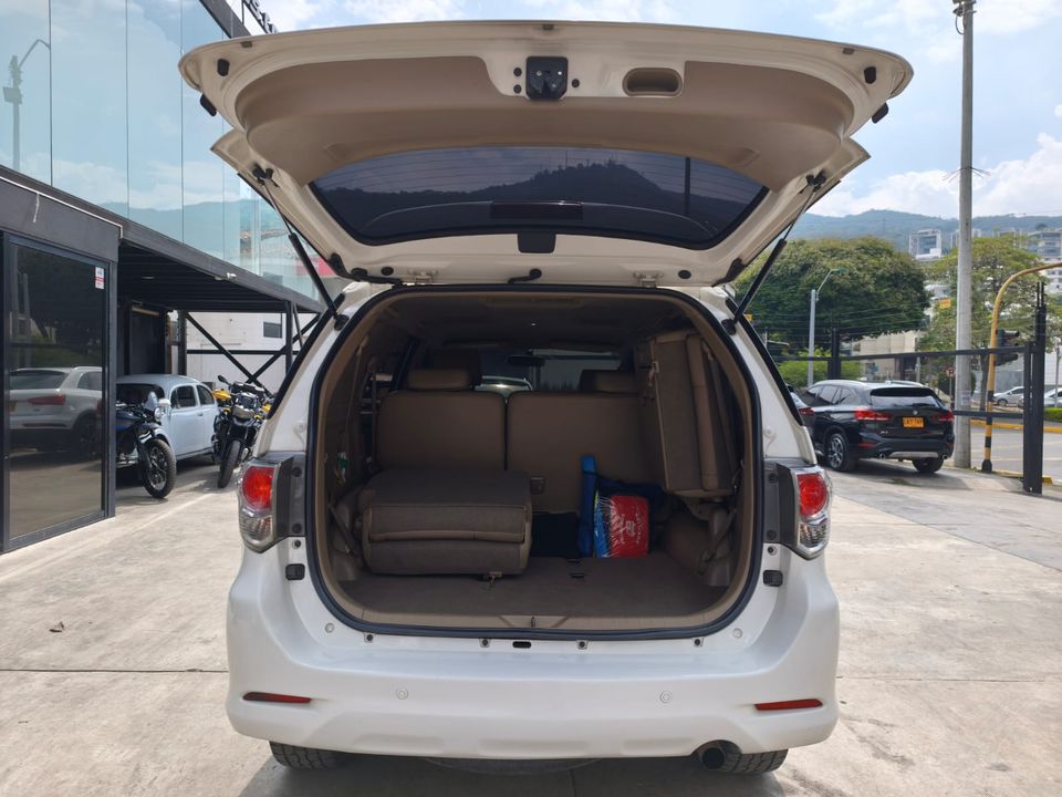 TOYOTA FORTUNER 2.7L AT 2700CC 4X4 2013