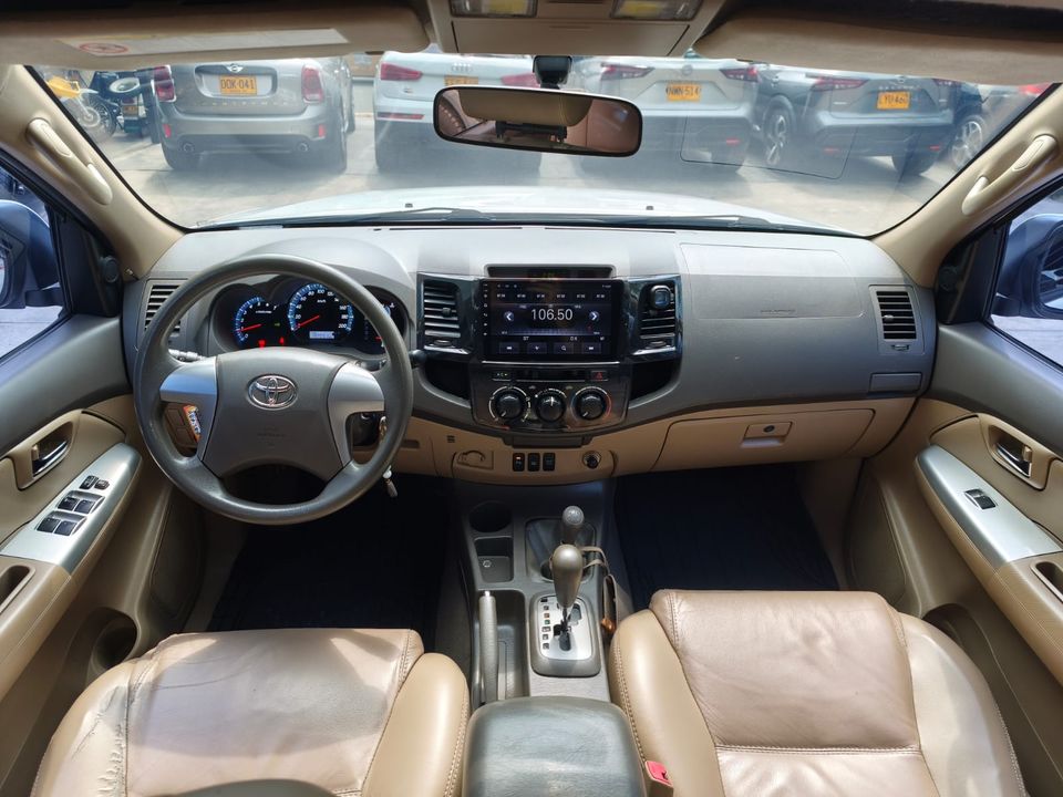 TOYOTA FORTUNER 2.7L AT 2700CC 4X4 2013