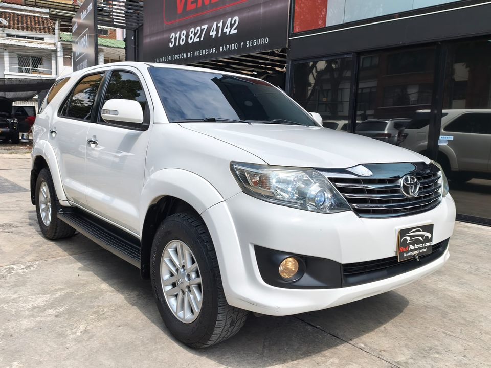 TOYOTA FORTUNER 2.7L AT 2700CC 4X4 2013