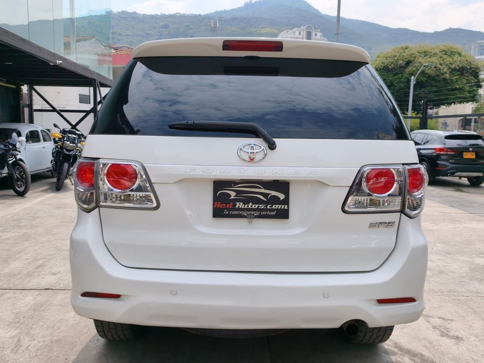 TOYOTA FORTUNER 2.7L AT 2700CC 4X4 2013