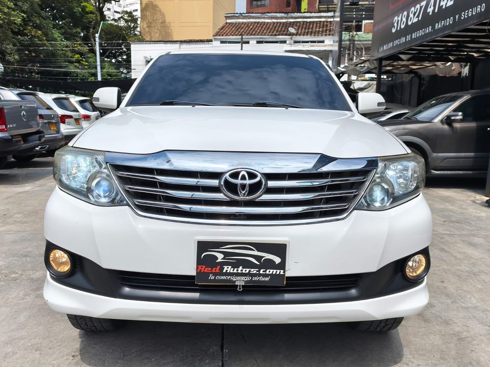 TOYOTA FORTUNER 2.7L AT 2700CC 4X4 2013