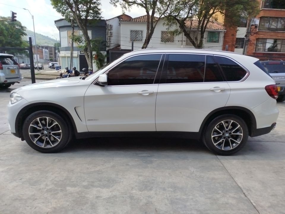 BMW X5 XDRIVE50I TP 4400CC T V8 2016