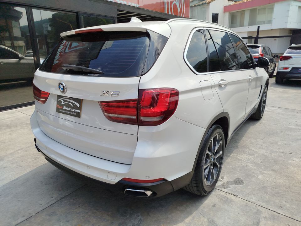 BMW X5 XDRIVE50I TP 4400CC T V8 2016
