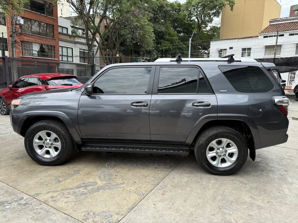 TOYOTA 4RUNNER SR5 TP 4000CC 6AB 2022