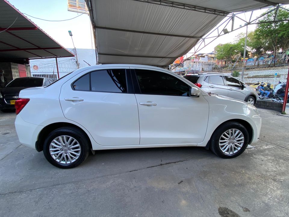 SUZUKI SWIFT DZIRE MT 1200CC 4P 2AB ABS 2020